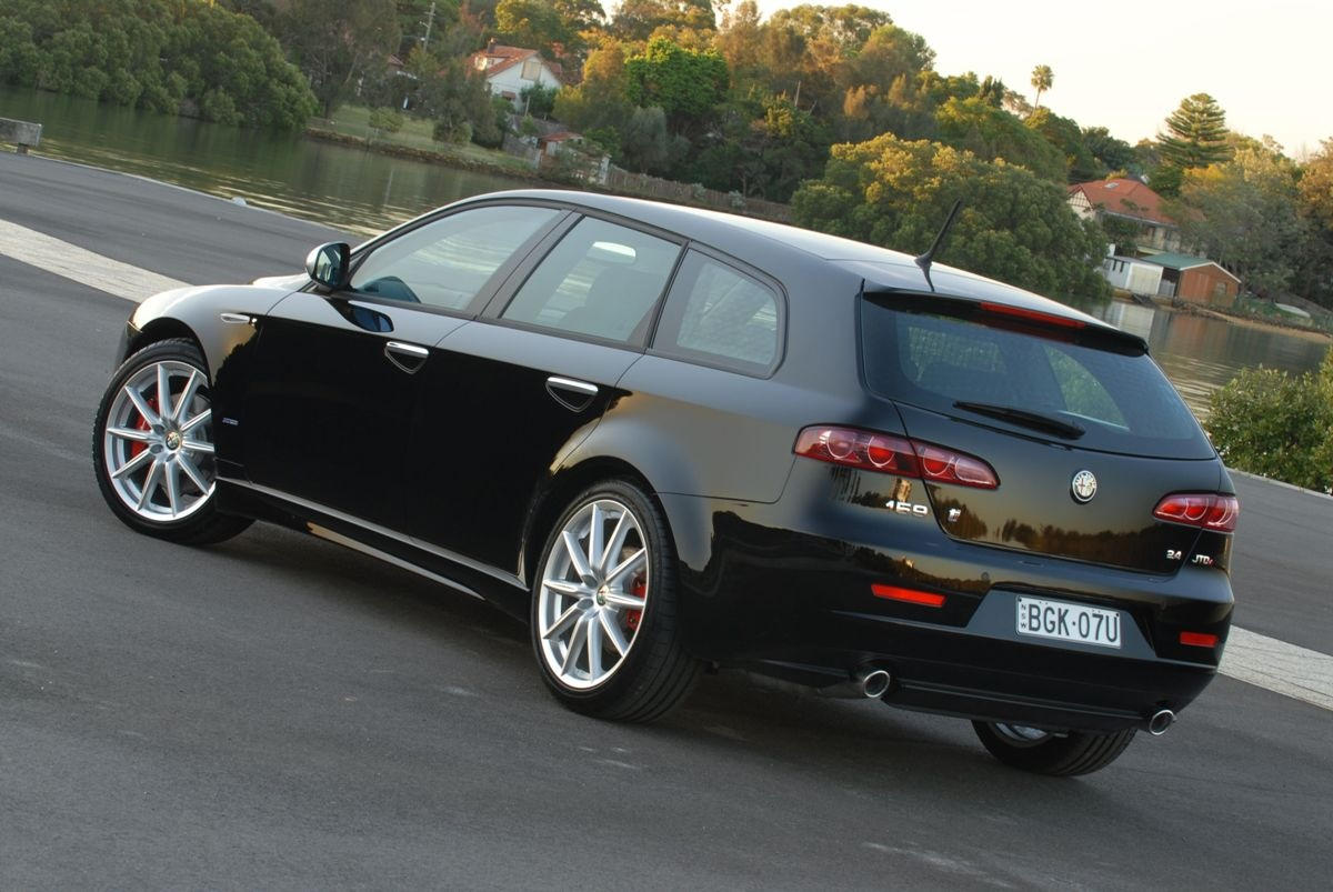 Alfa Romeo 159 Sportwagon 2.4 JTDM (210Hp) Q4 - Car info guide